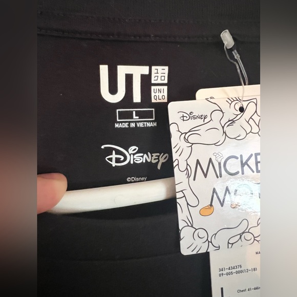 Men’s Disney Mickey Mouse Black T-Shirt (Size Large) - Picture 5 of 5